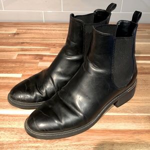 LEATHER Chelsea Boots